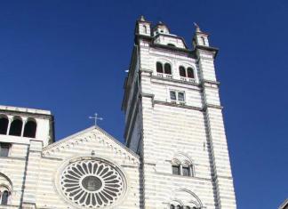Собор и площадь Сан-Лоренцо